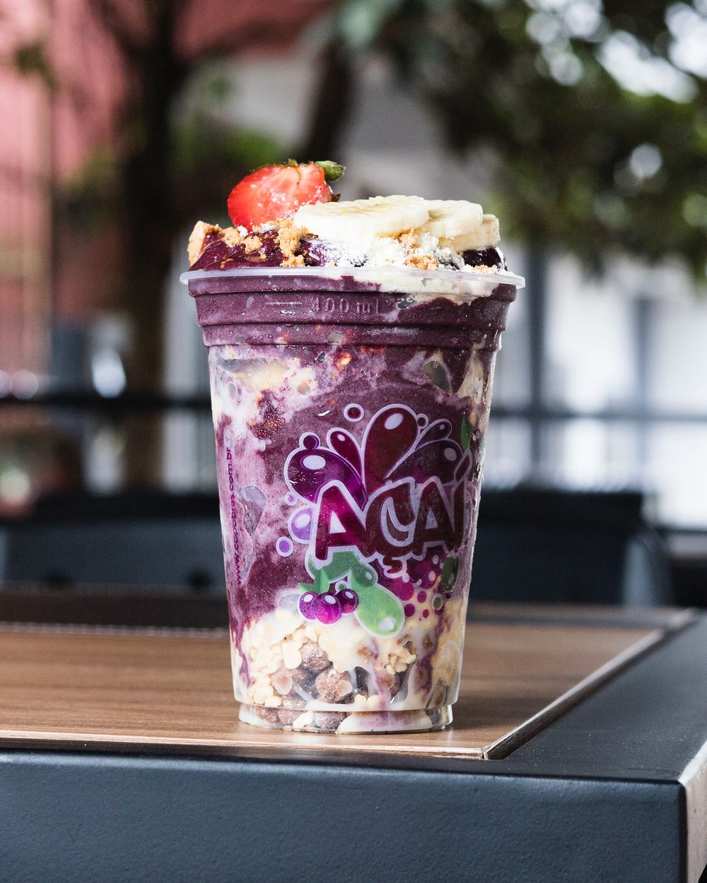 Copo de açaí com frutas